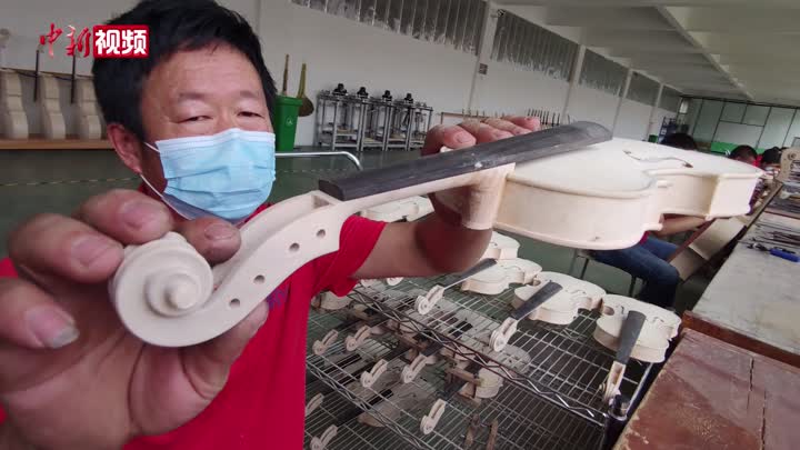 河南确山县聚百家提琴企业 农民变身制琴师
